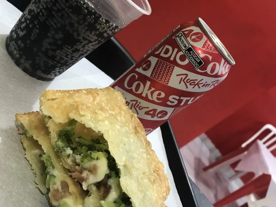 Brócolis com queijo e bacon